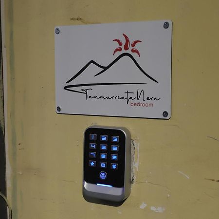 Tammurriata Nera Bedroom Napoli Bagian luar foto