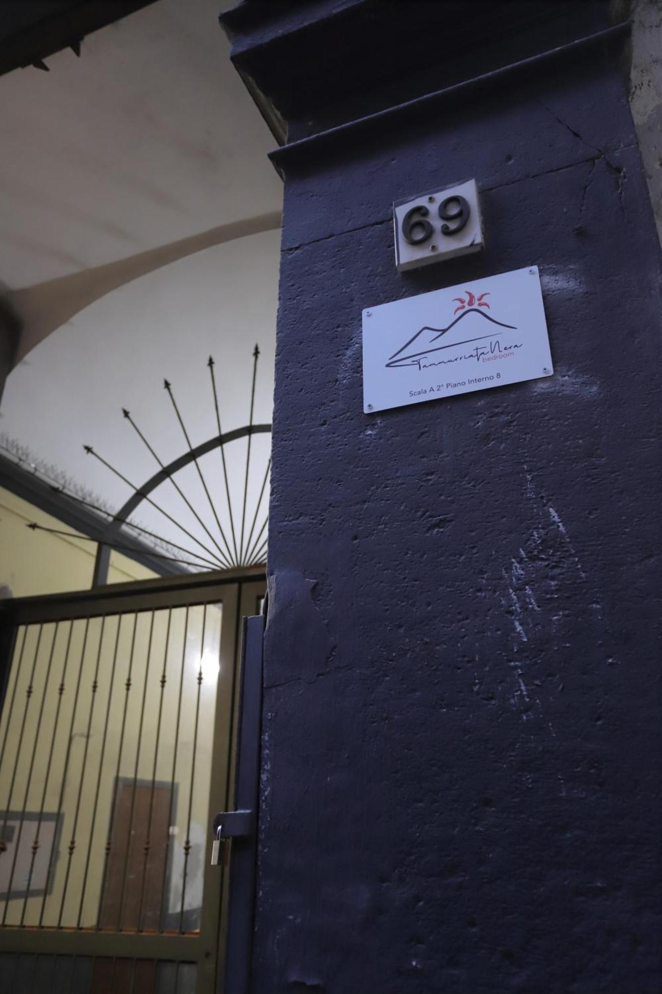Tammurriata Nera Bedroom Napoli Bagian luar foto