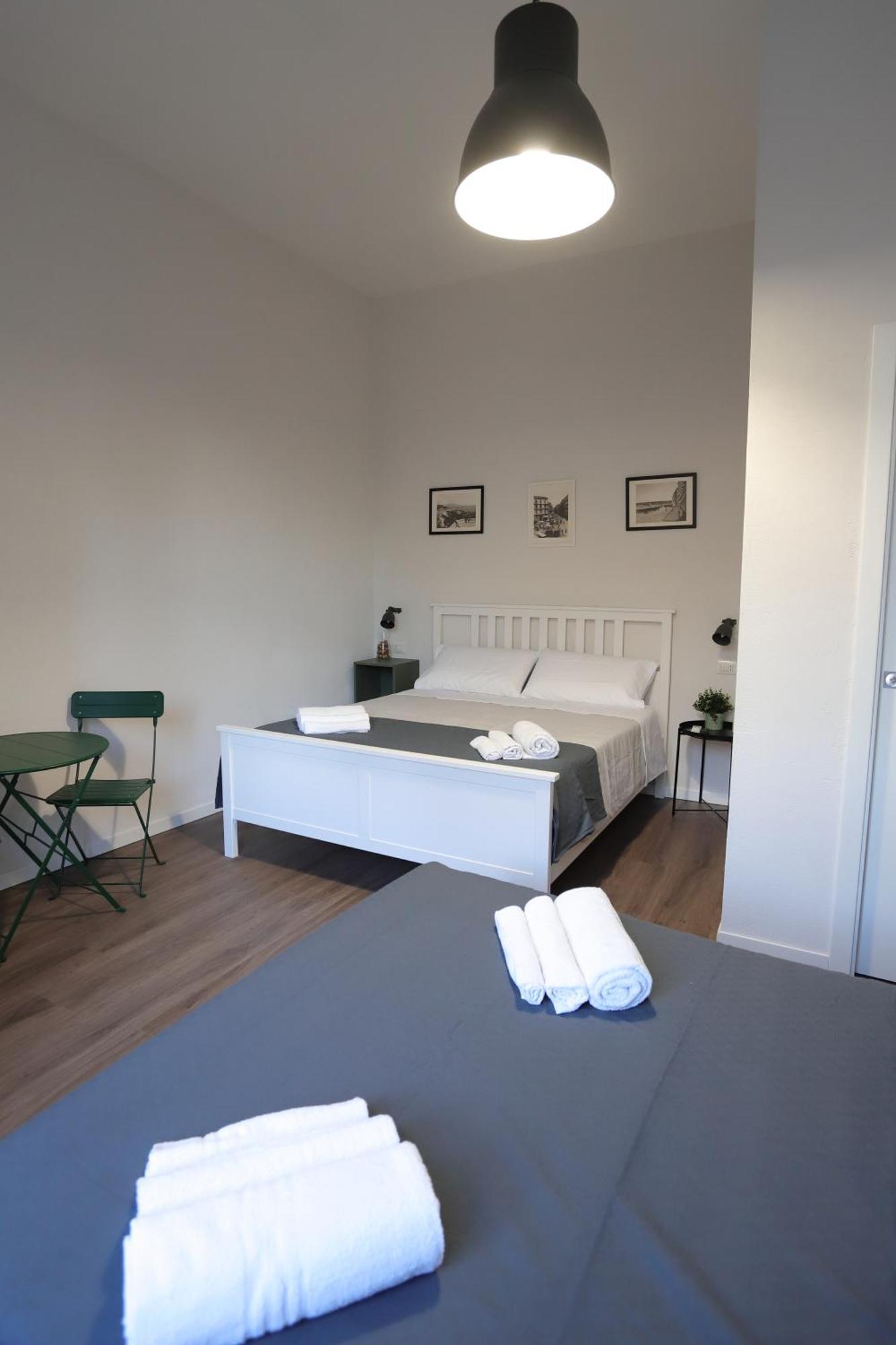 Tammurriata Nera Bedroom Napoli Bagian luar foto