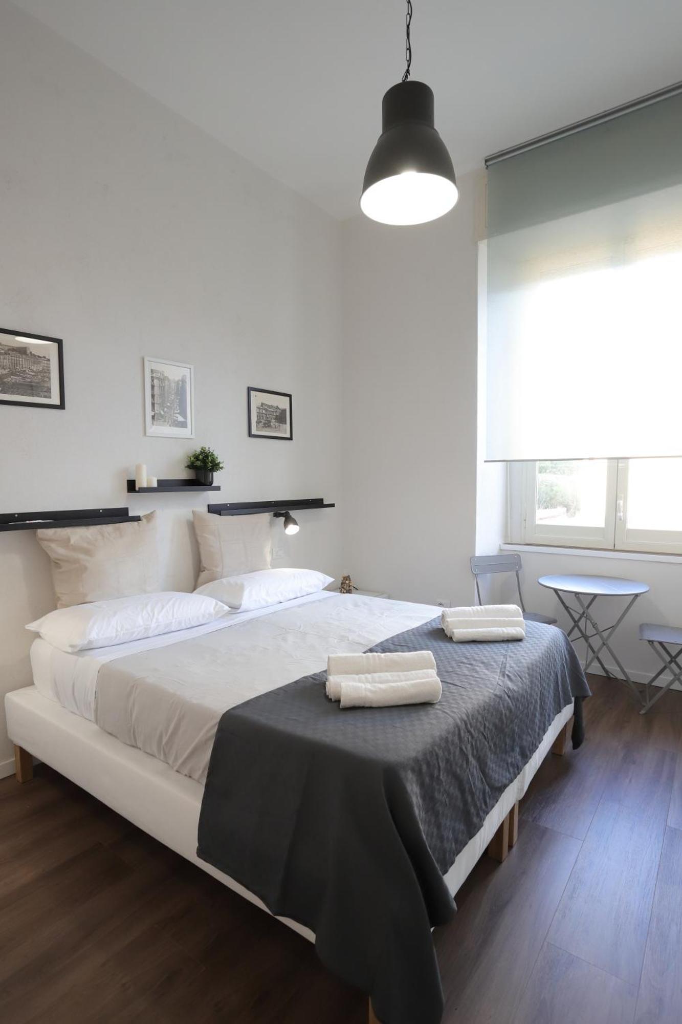 Tammurriata Nera Bedroom Napoli Bagian luar foto