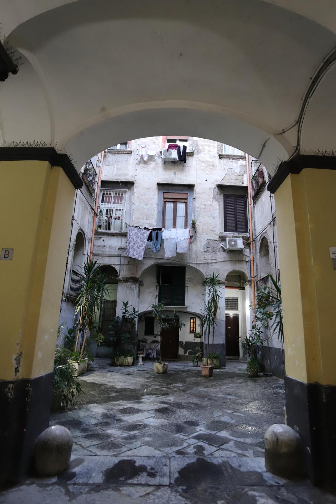 Tammurriata Nera Bedroom Napoli Bagian luar foto