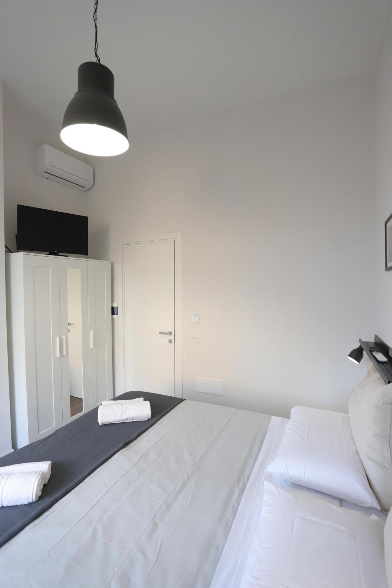 Tammurriata Nera Bedroom Napoli Bagian luar foto