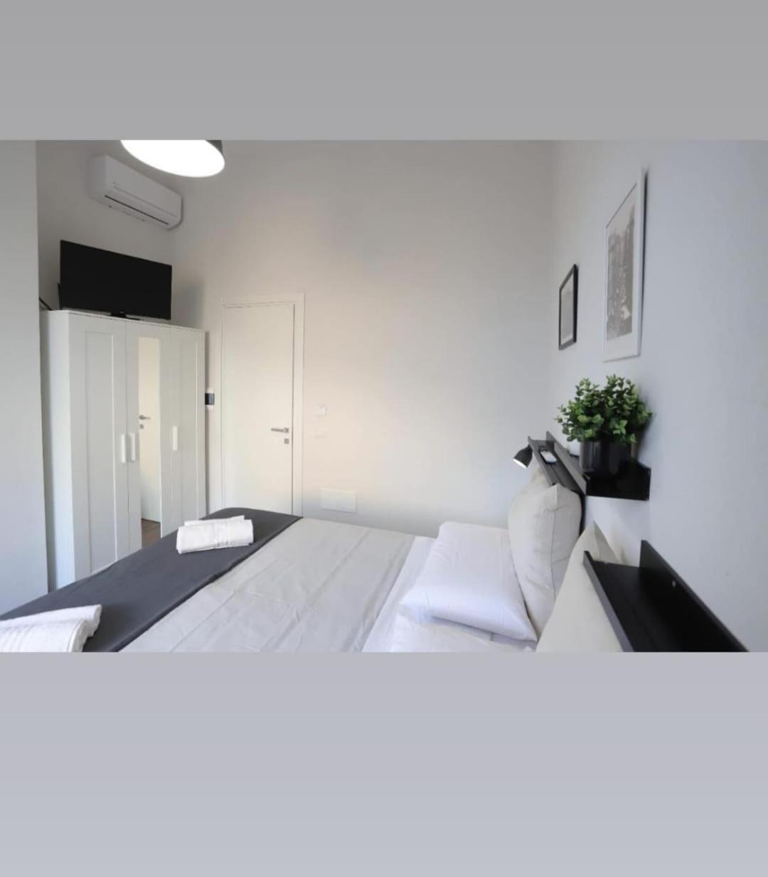 Tammurriata Nera Bedroom Napoli Bagian luar foto